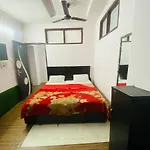 Hotel Royal Inn - Rohini Sec 16